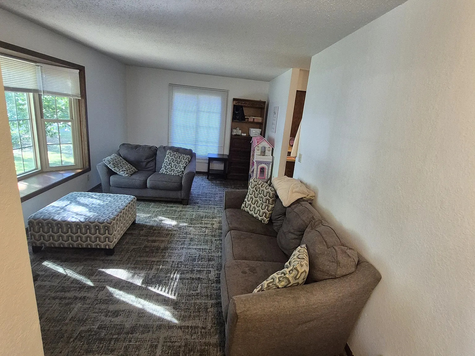 3 bed, 1032 sqft, $1,700 — Photo 4
