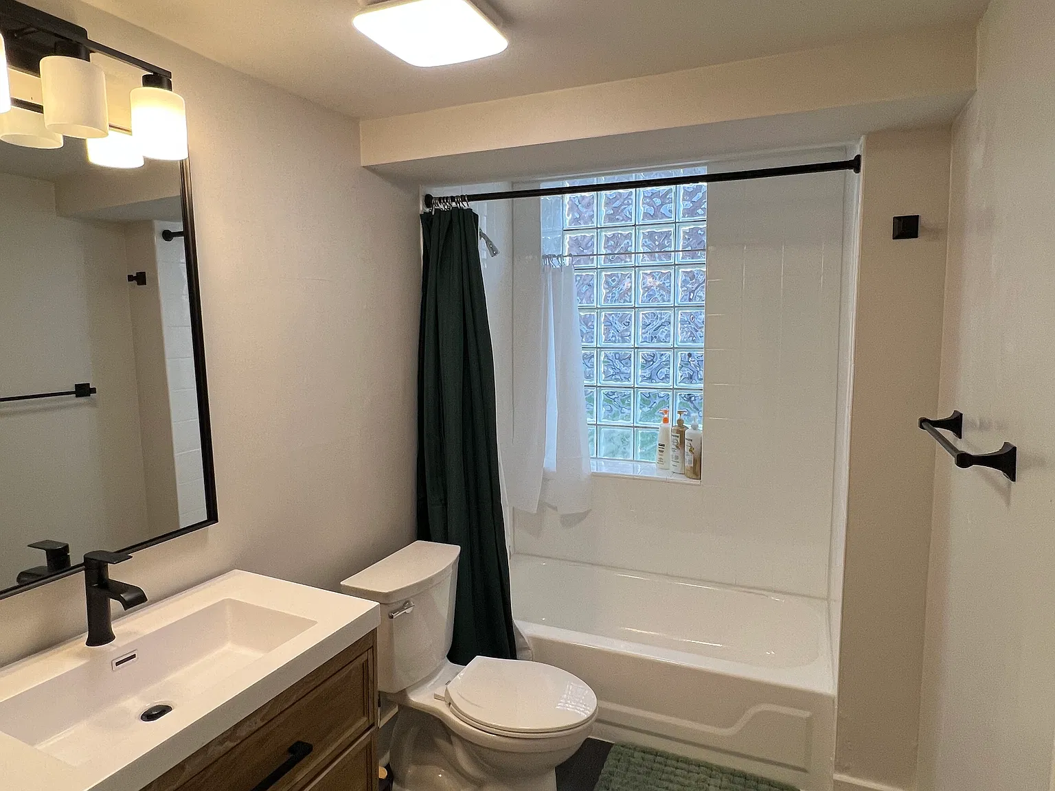 2 bed, 900 sqft, $1,199 — Photo 3