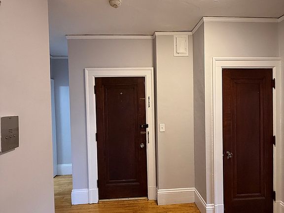 4th image of 46 Elm St APT 18A