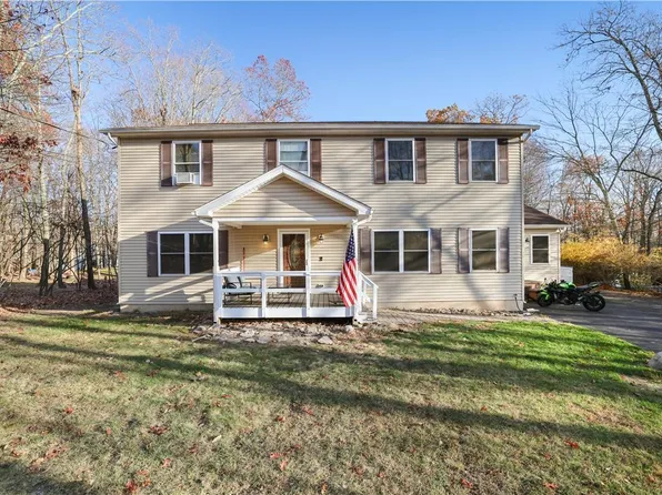 12617 Big Bear Dr, East Stroudsburg, PA 18302