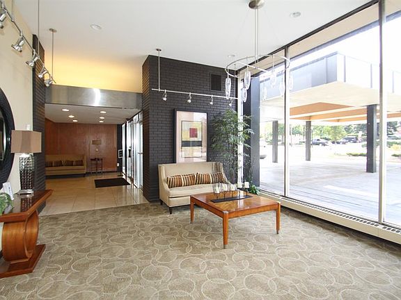 4th image of 810 Matson Pl Unit 1407