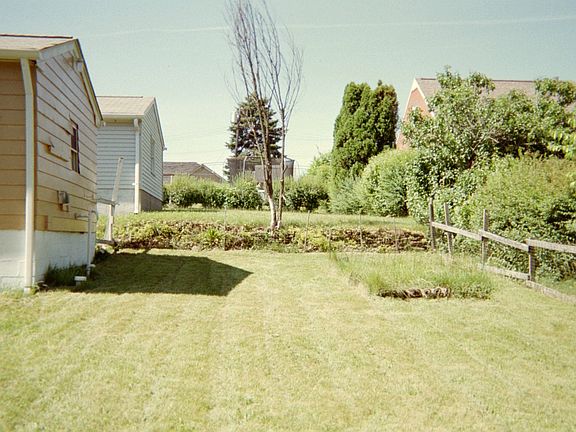 5th image of 2610 School St