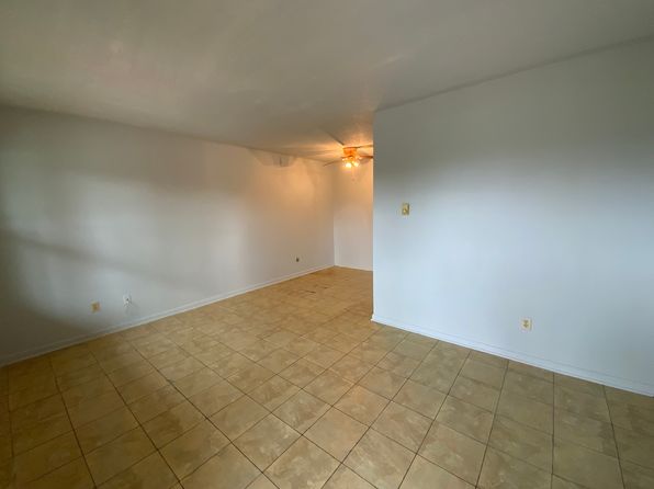 111 Fairweight Ave #8, Danville, IL 61832