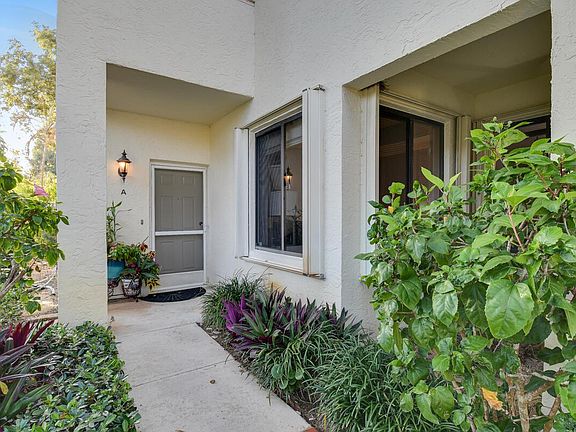 5th image of 303 Sea Oats Dr APT A