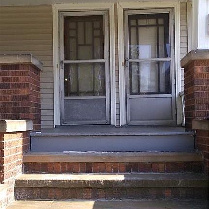 4th image of 10601 Almira Ave