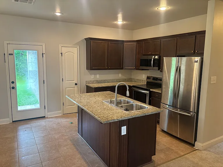 13870 Maddie Cir — Photo 2