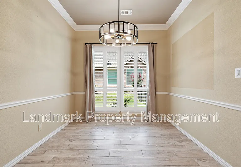 900 Muirfield Dr — Photo 8