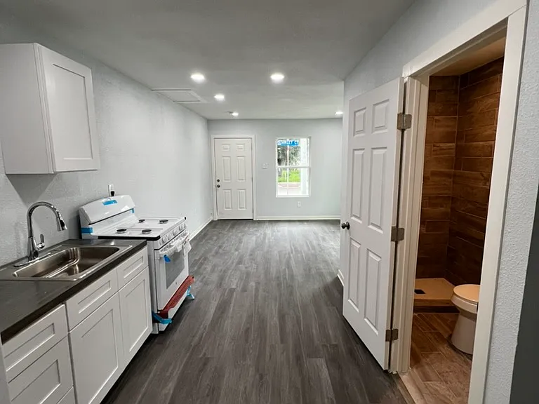 103 Stanley Ct #1 — Photo 1
