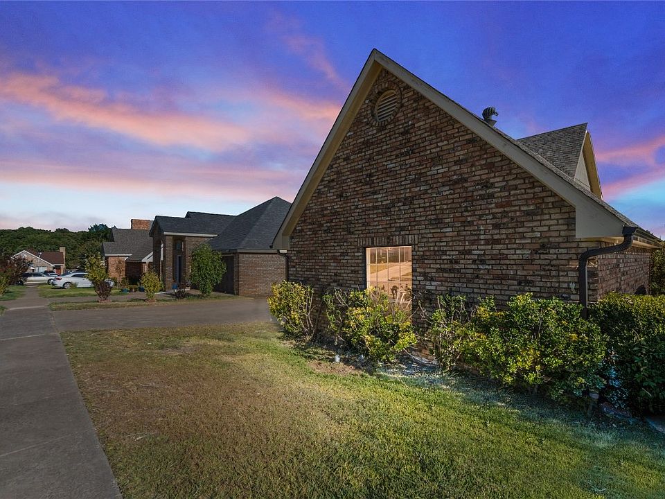 1308 Towne Colony Dr, Irving, TX 75061 MLS 20408772 Zillow