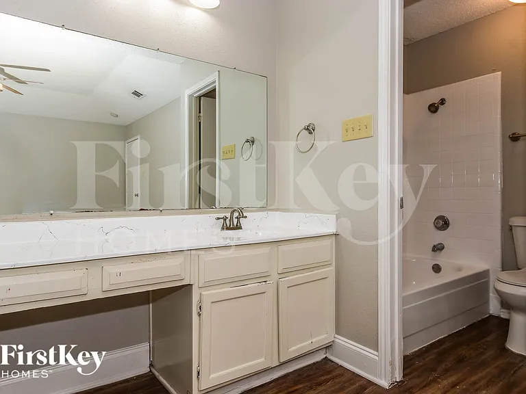 1007 Creighton Ct — Photo 13