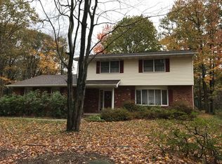4 Cedar Rd, Mount Pocono, PA 18344