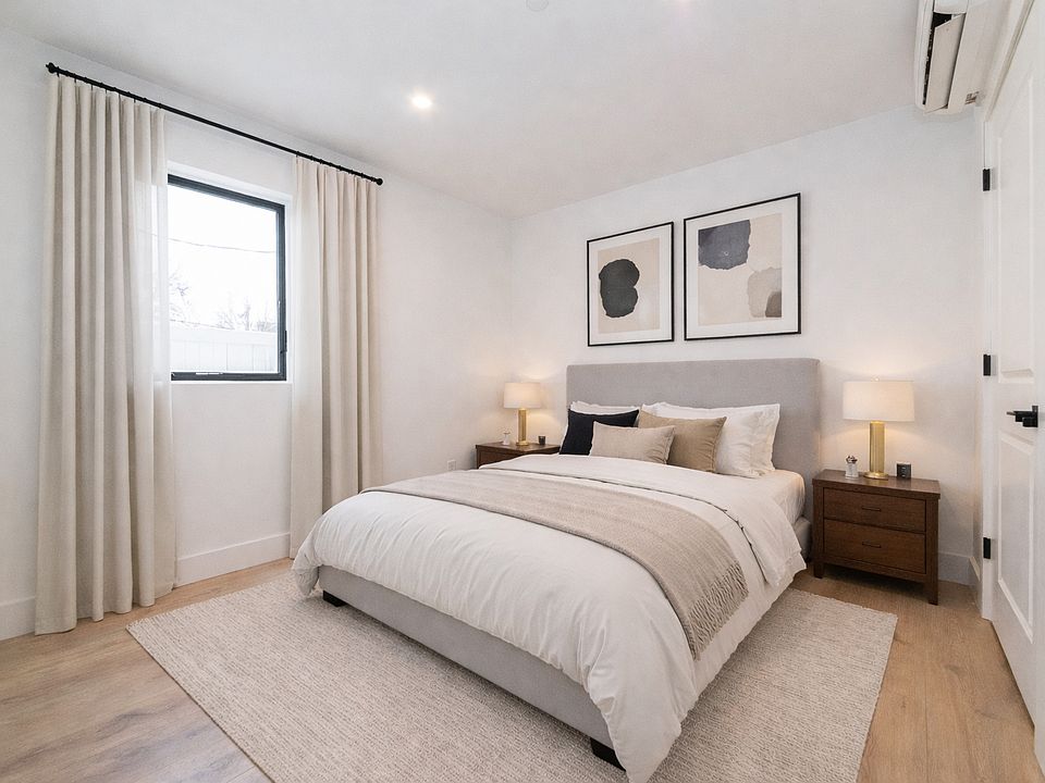 1 BD model A bedroom