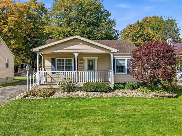 332 Caroline Ave, Hubbard, OH 44425