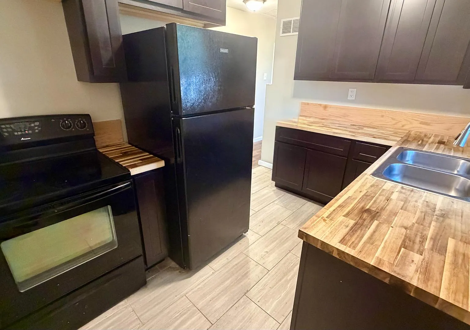 1251 Laughren Drive — Photo 2