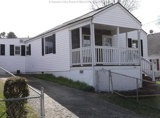 1012 Ellis Rd, Saint Albans, WV 25177