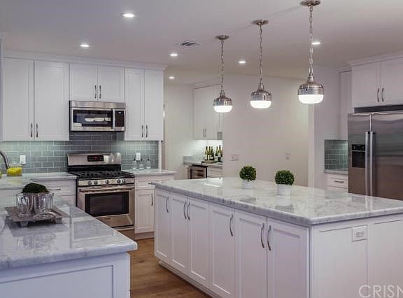 5th image of 3761 Benedict Canyon Ln