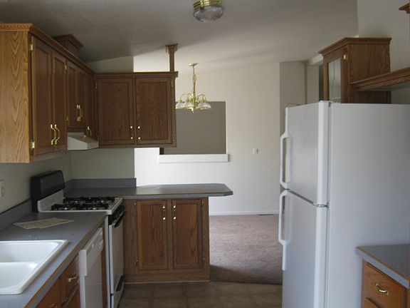 2nd image of 4914 Eagle Crest Blvd #220