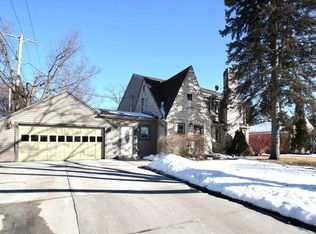 2750 N 98th St, Milwaukee, WI 53222