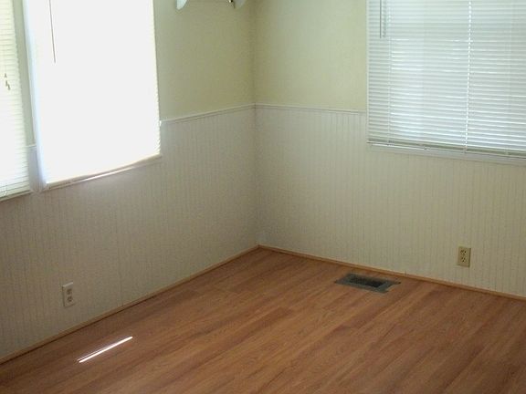 5th image of 5432 Pineland Ave