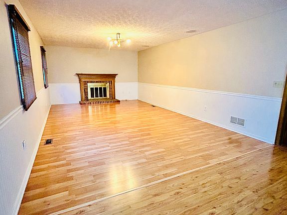 3rd image of 7662 Ashgate Ct