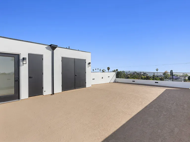 3248 Clairemont Dr #4 — Photo 7