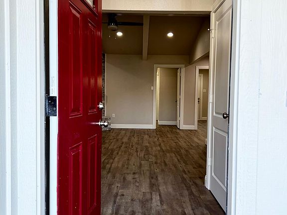 5th image of 928 Robinwood Dr