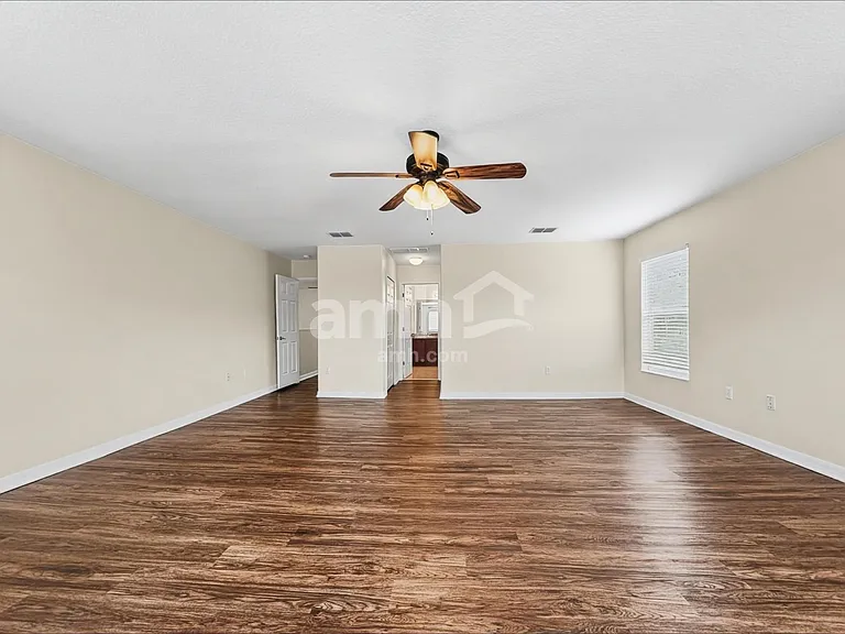 3247 Chessington Dr — Photo 9