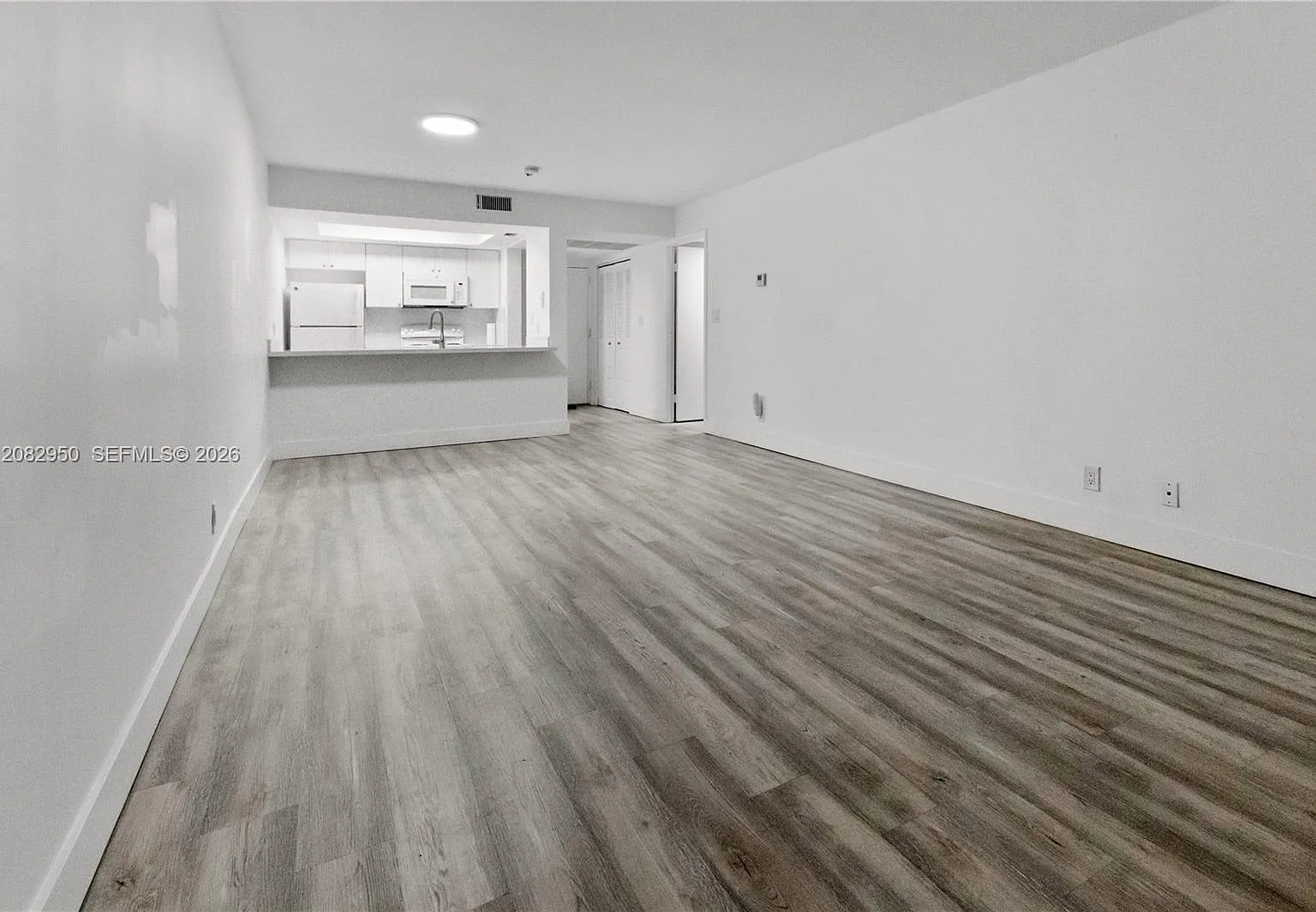 Las Vistas At Doral Condo — Photo 2