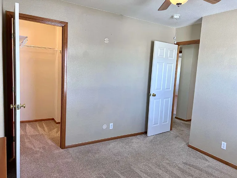 1121 S Richfield St — Photo 23