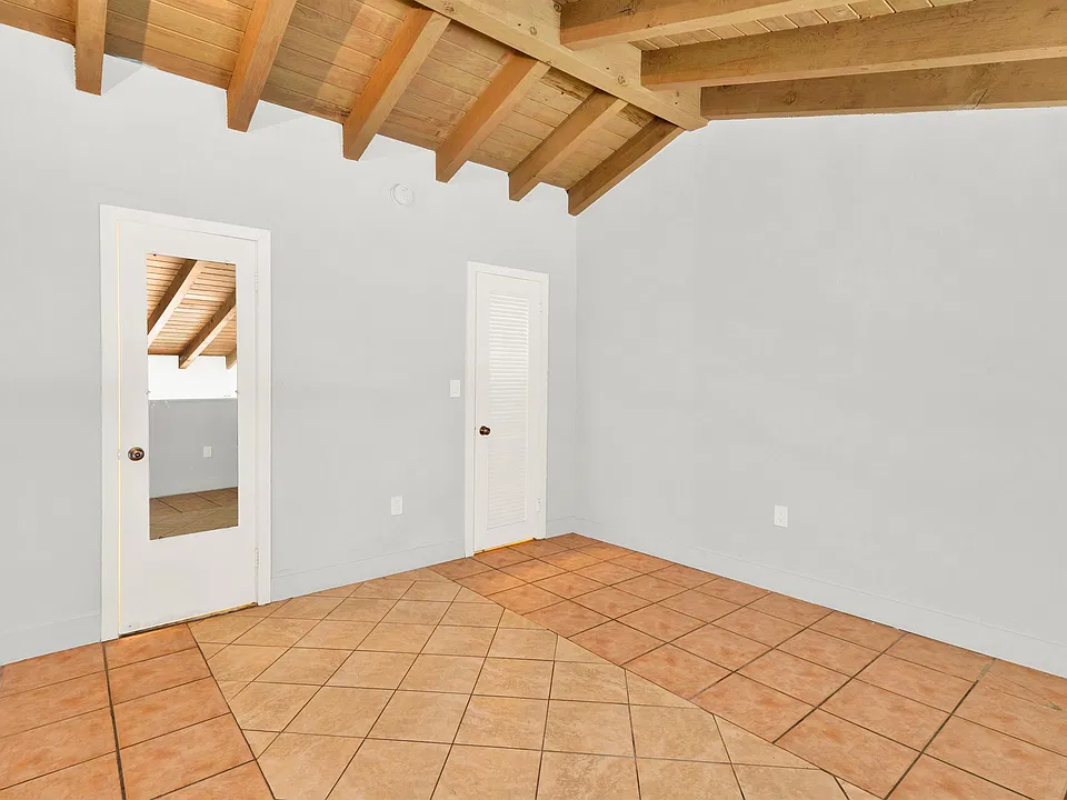 134 Salamanca Aveapt 3 #B