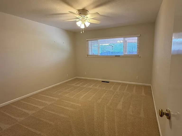 23799 Woodhaven Pl — Photo 36