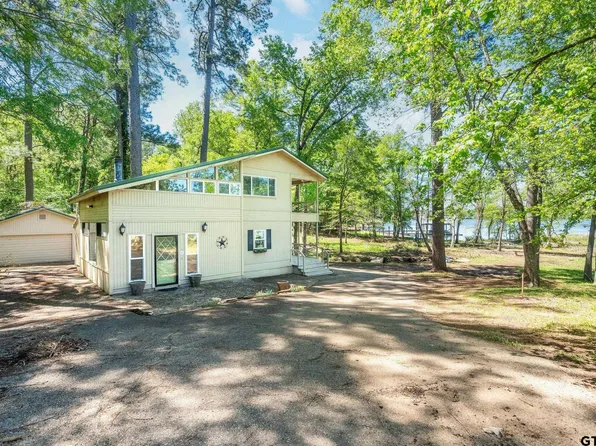 401 Cathy St, Lone Star, TX 75668