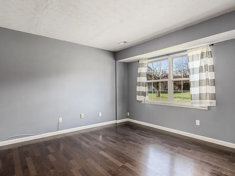 4921 Dublin Fls — Photo 13