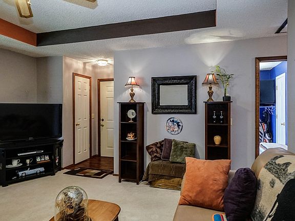 1124 E Livingston (4)