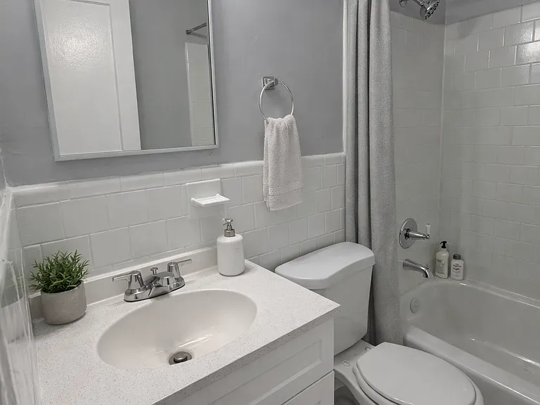 2814 Pomeroy Rd SE #1 — Photo 2