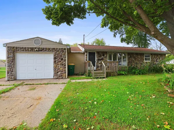 959 Redley Ct, Green Bay, WI 54304