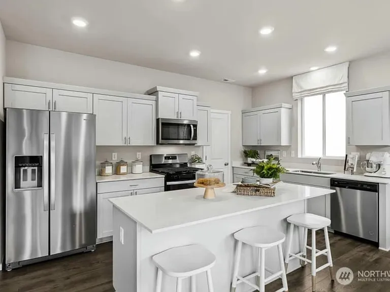 1430 SW Fielder Pl — Photo 11