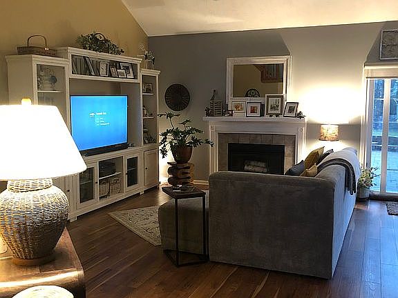 5th image of 10319 Lakeland Dr