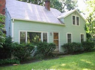 19 Wildwood Rd, West Simsbury, CT 06092