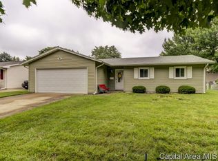 1308 Crestview Dr, Springfield, IL 62702