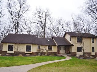 13334 Buno Rd, Milford, MI 48380