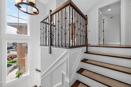 200 Laird Ave Photo 1