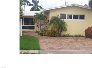 1102 NE 2nd Ct, Hallandale Beach, FL 33009