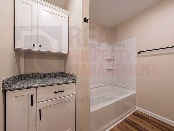 4th image of 5066 Newton Falls Rd