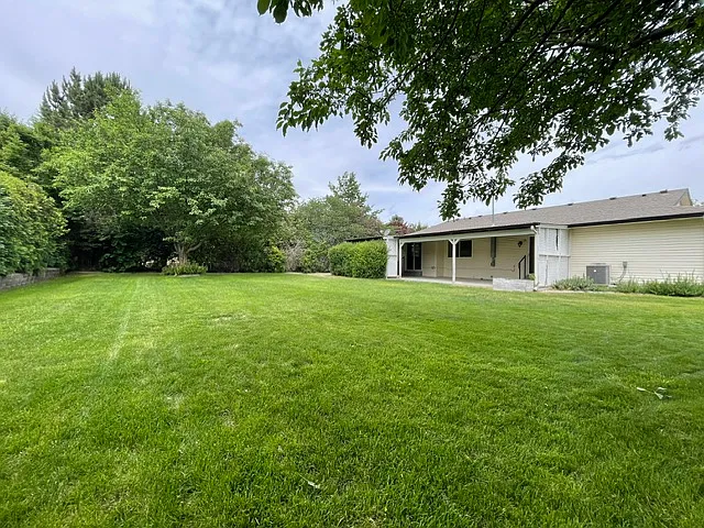 14901 Eagle Dr — Photo 19