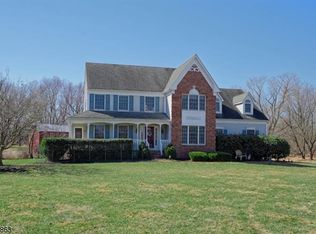 1 Coachman Dr, Hampton, NJ 08827