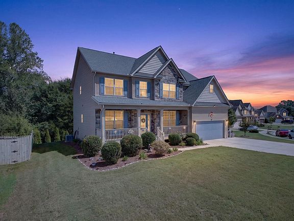4th image of 405 Rowley Ct