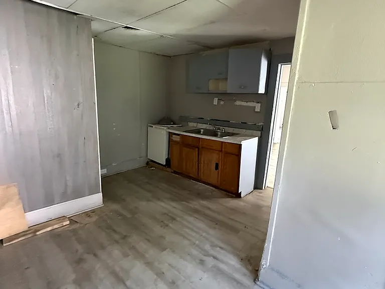 1344 E Condit St — Photo 9