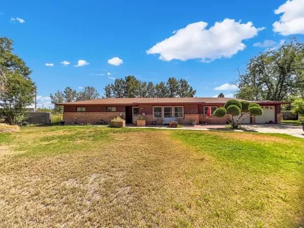 1016 N Country Club Cir, Carlsbad, NM 88220