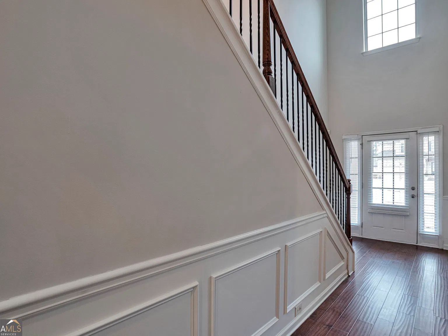 5 bed, 3.0 bath, 3202 sqft, $2,400 — Photo 3